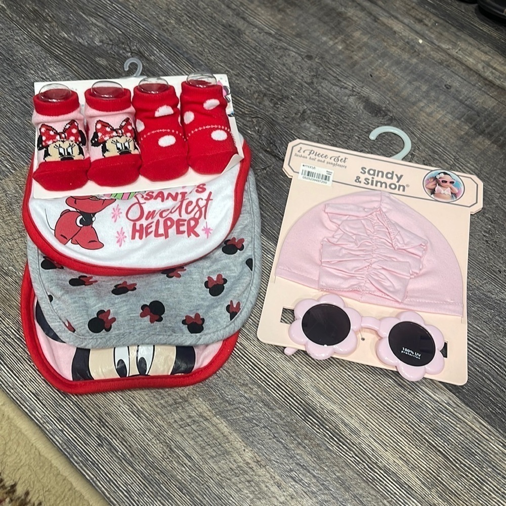 2 baby bibs set